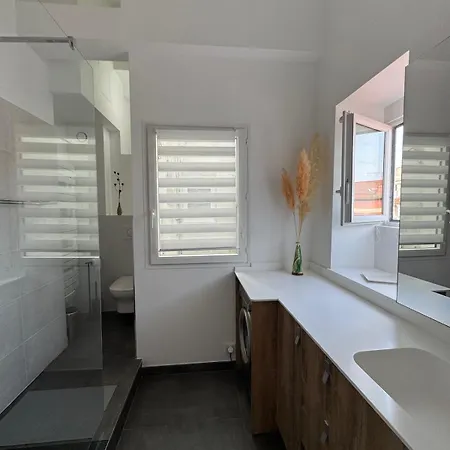 Apartman Renovated Luxury Cocoon Place Massena *